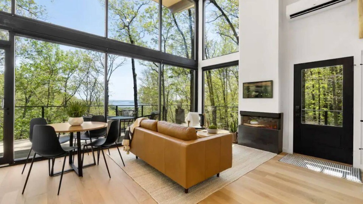 Indian Point House | Tree + House at Indian Point