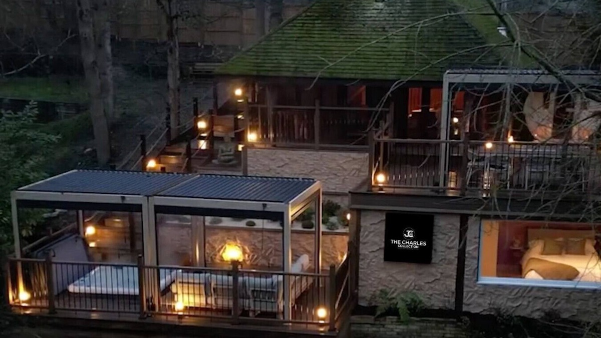 Bedford Cabin | Tree House - Luxury Riverside