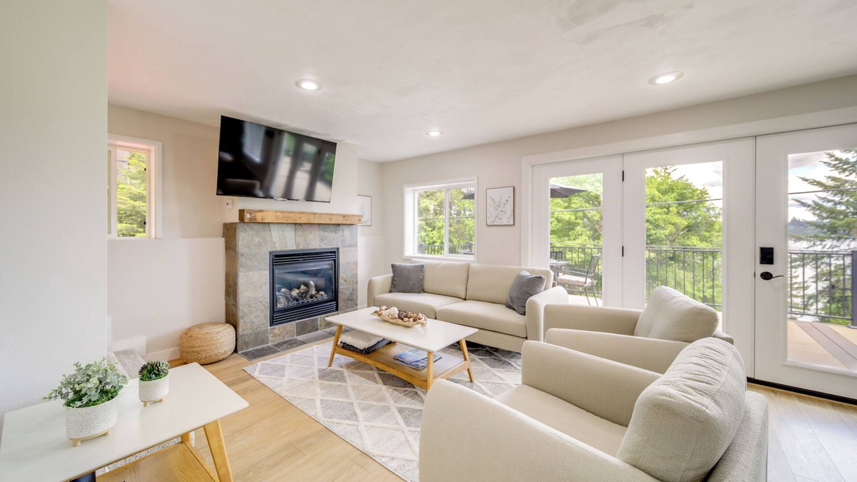 Hayden View Estates House | Tree-Lined Hayden Home w/Hot Tub & Lake Views!
