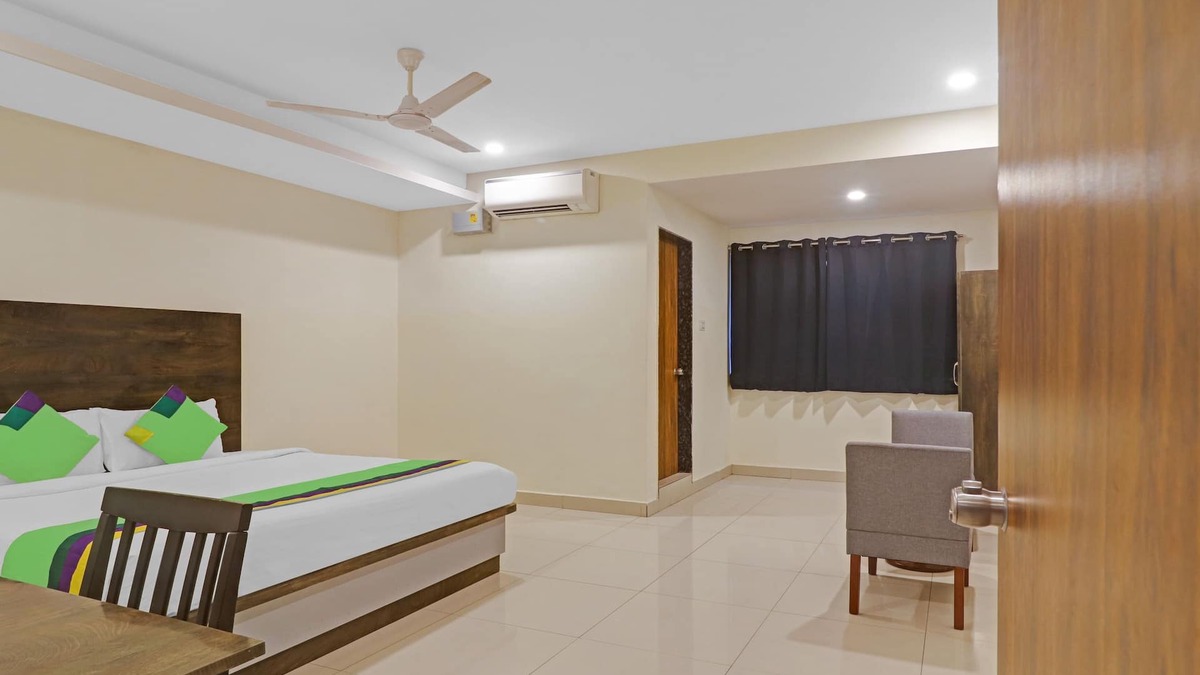 Hyderabad House | Treebo Tee