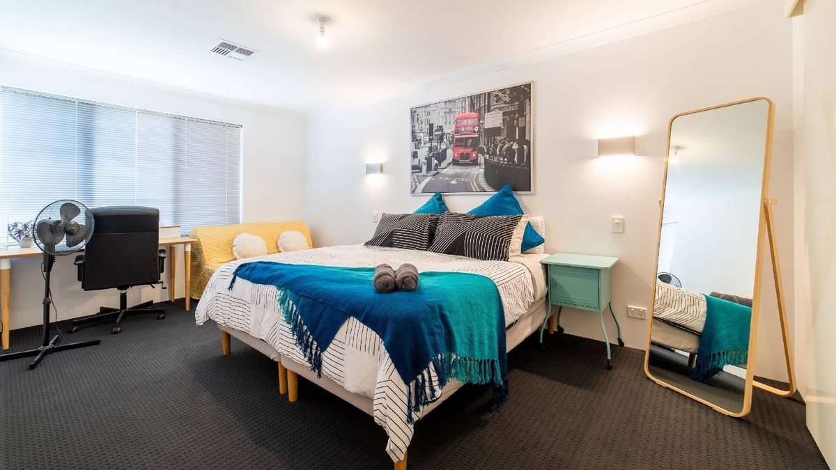 Treeby House | Treeby's Finest Family Home - 4 BDR 2BTH