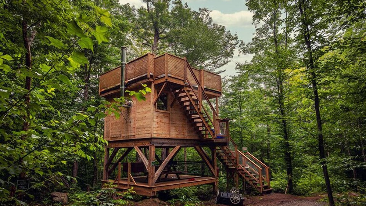 Saint-Faustin-Lac-Carre House | Treehouse #11 (in the forest)