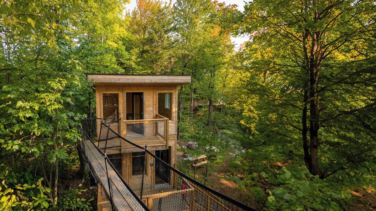 Saint-Faustin-Lac-Carre House | Treehouse #14 (in the forest)