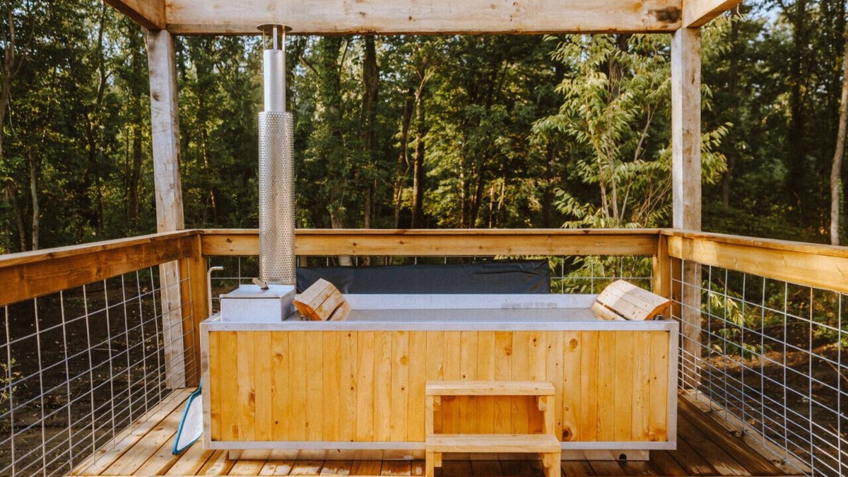 Sodus Cabin | Treehouse 4 · Wander INN Treehouse with private hot tub