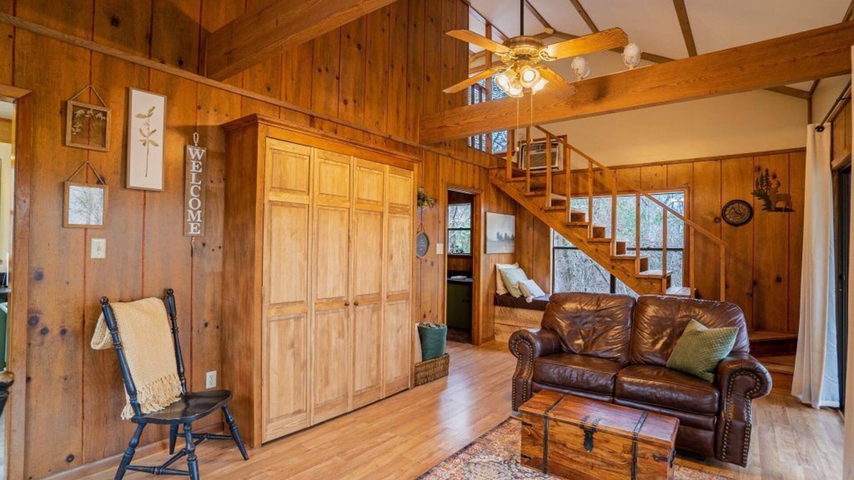 Nacogdoches Cabin | Treehouse - A cabin in the canopies at Stag Leap Cabins!