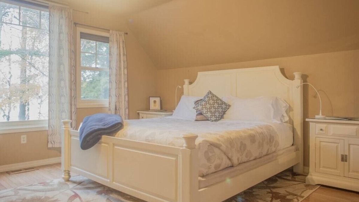 Egg Harbor Cabin | Treehouse at Plum Bottom *Voted Best of Door County