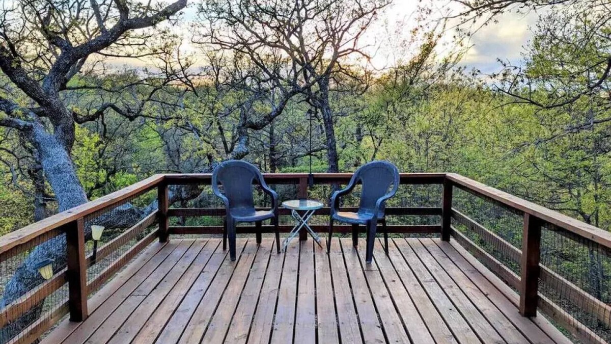 Hennepin House | Treehouse Hideaway - Your Home Away from Home