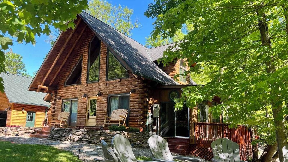 Medina Cabin | Treehouse Retreat on the River