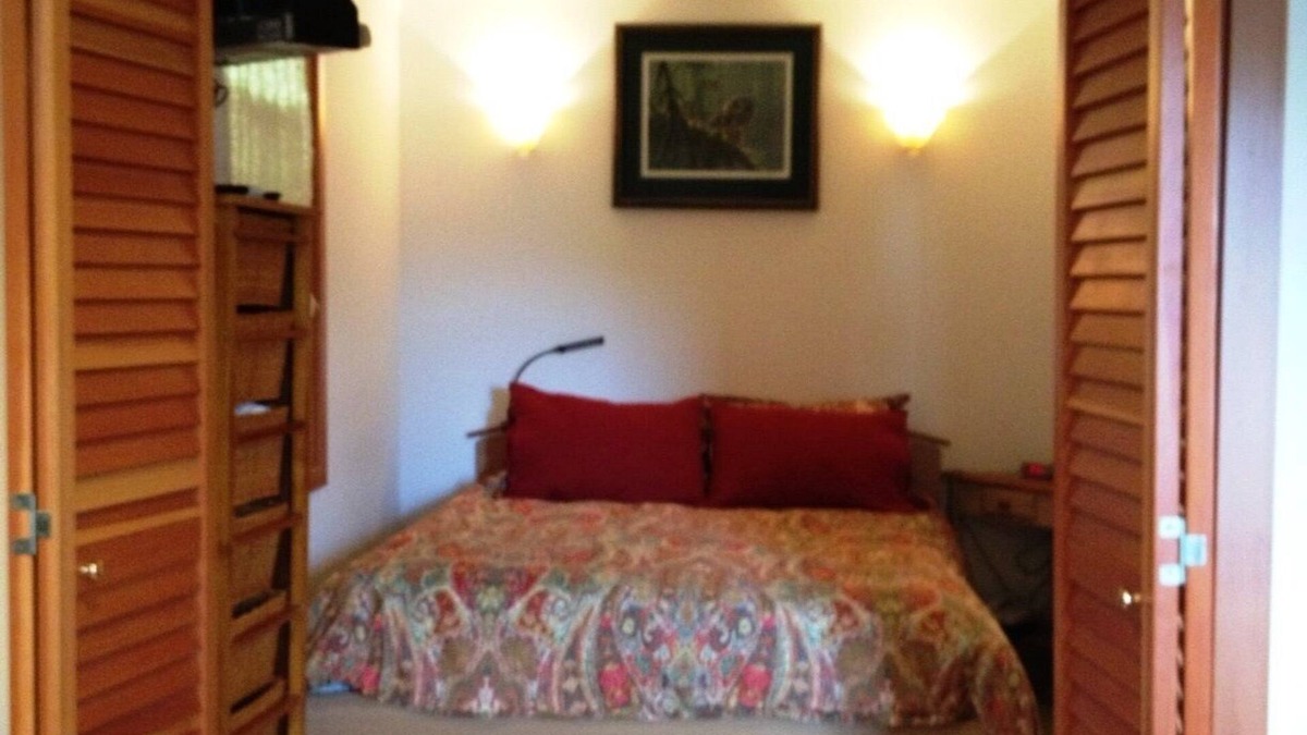 Friday Harbor Condo | Treehouse Suite - Downtown - Walking Distance to Ferry, Stores, Restaurants!