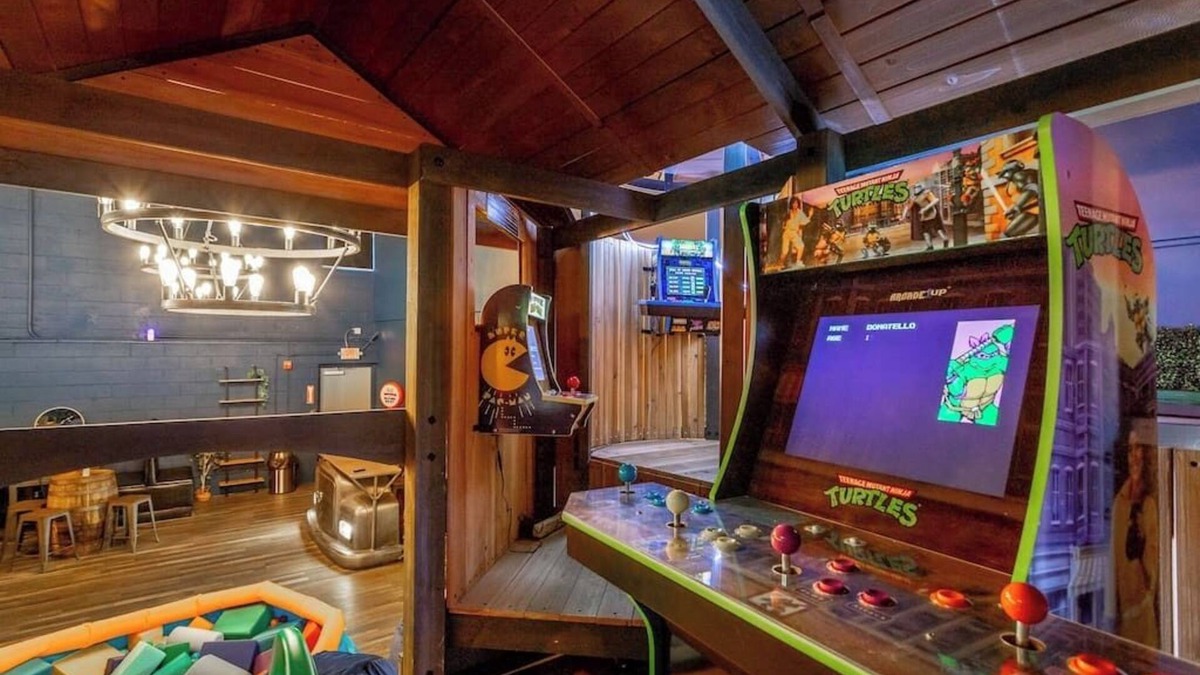 Rock Spring Apartment | Treehouse & Theater Arcade at Rock Spring Resort