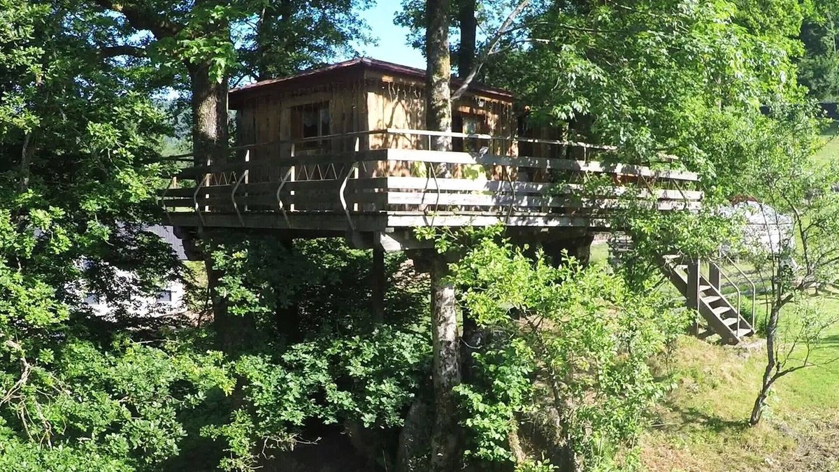 Ferdrupt Ski Chalet | Treehouse with terrace, sauna, and BBQ in Ferdrupt