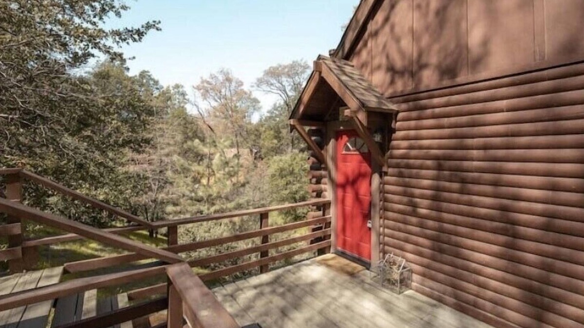 Cedar Glen House | Treetop A-Frame Log Cabin, AC, Fireplace, Views.