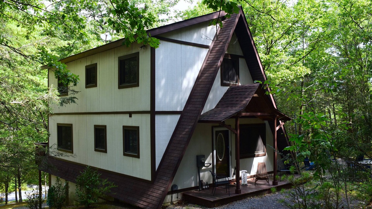 Edinburg Cabin | Treetop Cabin