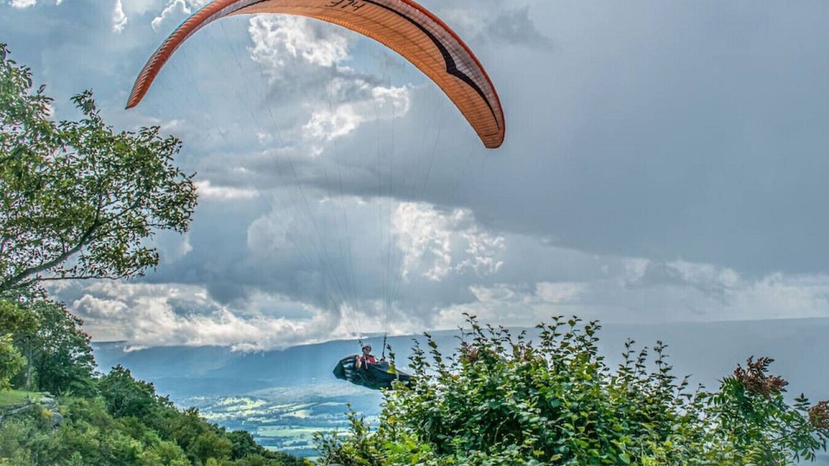 Dunlap House | Treetop Hideaway at Barr5 Ranch · Cozy Mtn Hideaway GH/Hot Tub/Stunning Sunset View