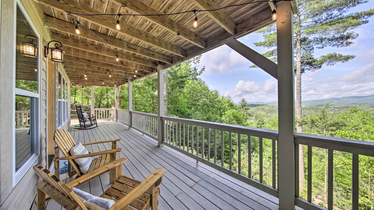 Hidden Lake Cabin | Treetop Hideout w/Long-Range Mountain Views!