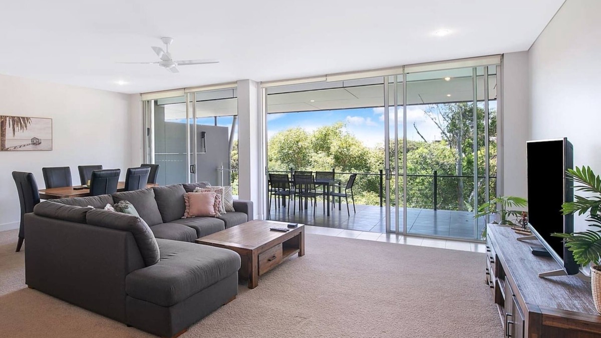 Red Hill Apartment | Treetop Horizons Experience Red Hills Local Vibe