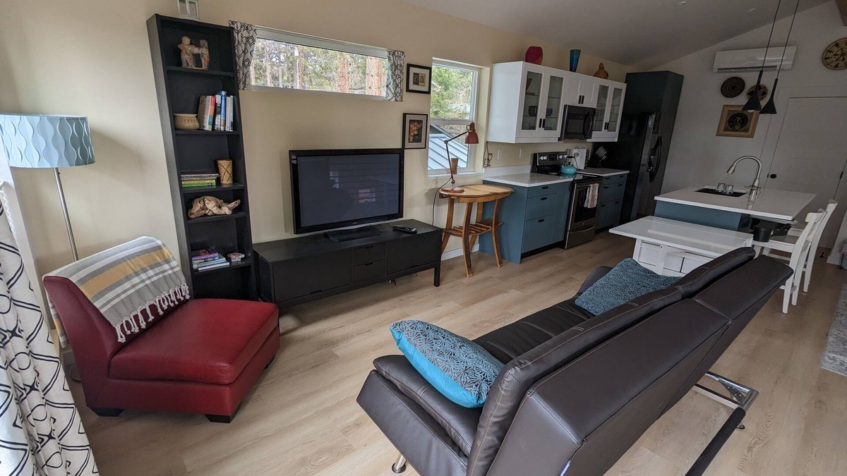 River West Apartment | Treetop Retreat in River West Neighborhood. Walk to Town.
