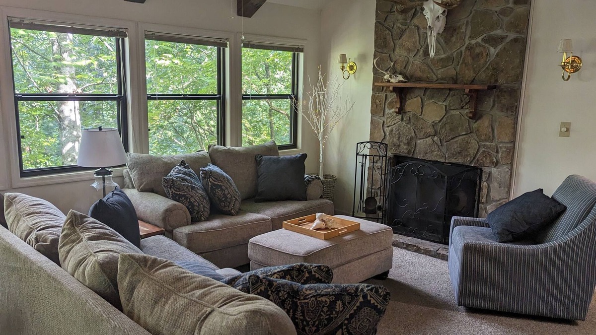 Helen Villa | Treetop Retreat