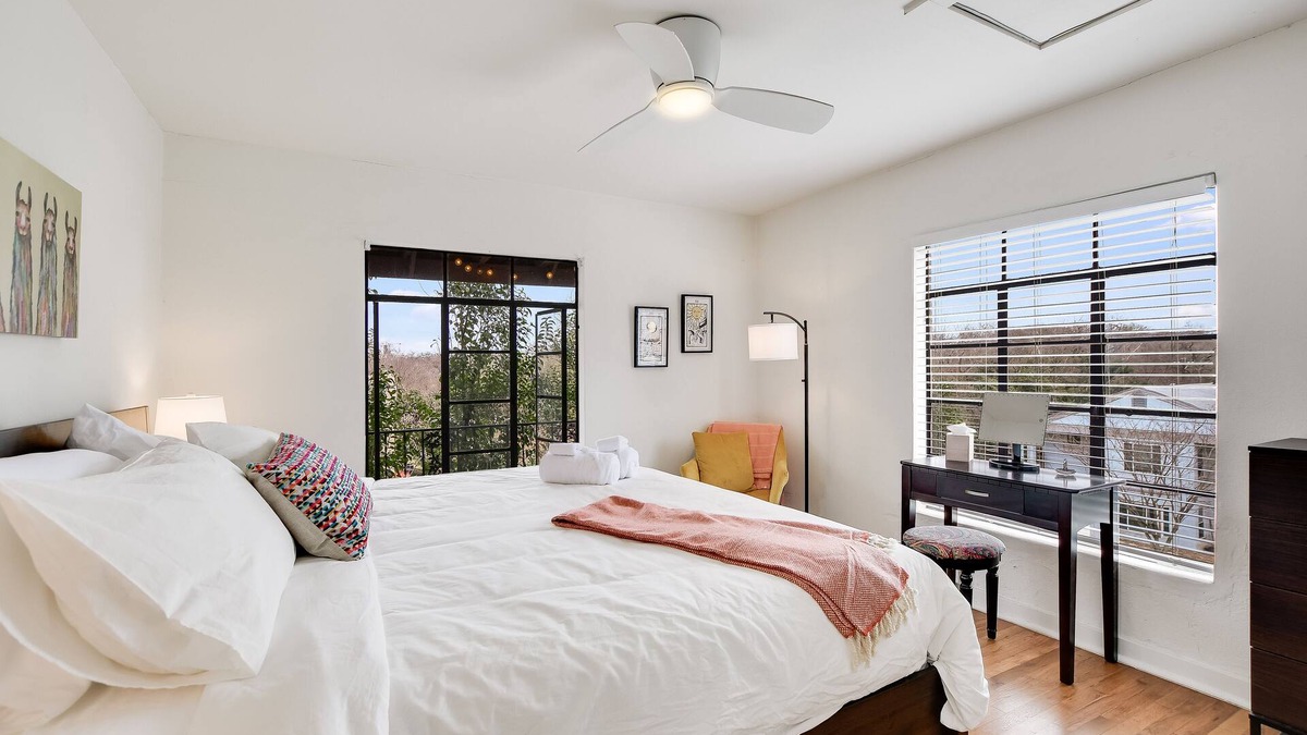 Cherrywood House | Treetop views in 2-bedroom historic duplex