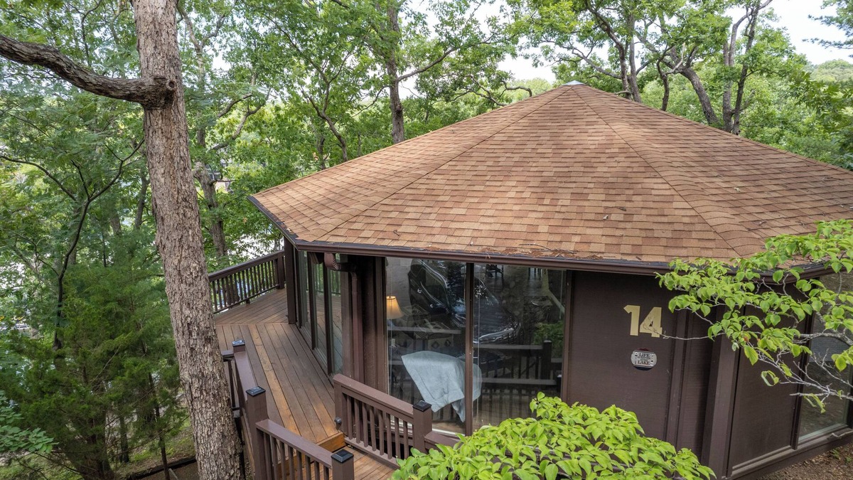 Village of Four Seasons Cottage | Treetop Village #14. Pet-friendly; Pool & Slips steps away; Sleeps 10