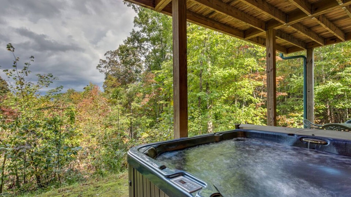 Copperhill Cabin | Treetops | Hot Tub | Fire Pit | Pool Table