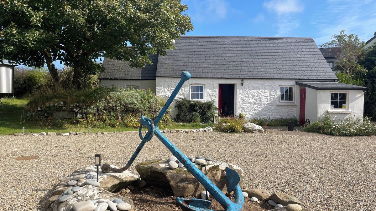 Goodwick Cottage | Trefechan Wen Dairy - Peaceful, character cottage near coastal path.