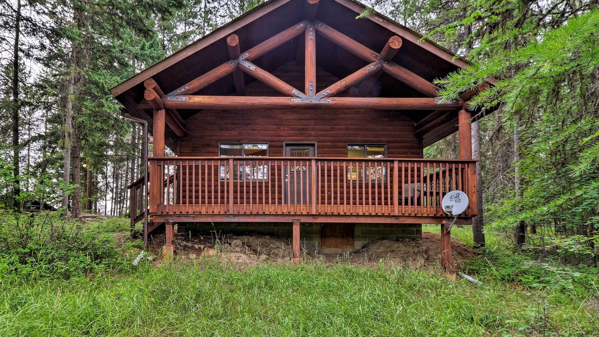 Trego Cabin | Trego Cabin w/Mountain Views & Lake Access!