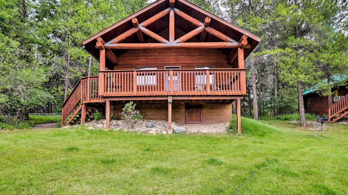 Trego Cabin | Trego Cabin w/Mtn Views, Easy Access to Lake