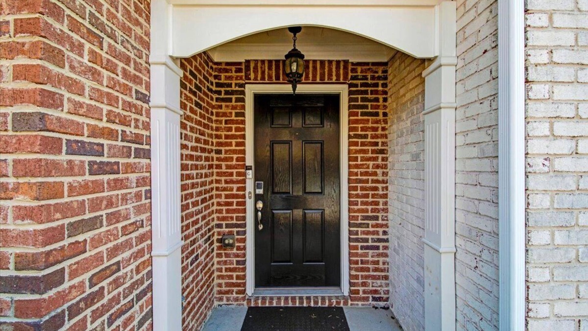 Lawrenceville House | Tremendous 4-bedroom townhome with AC in Lawrenceville