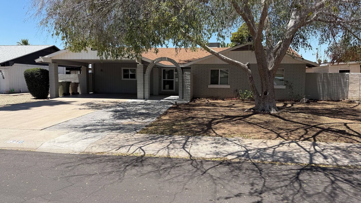 Glendale House | Tremendous 4-bedroom estate with AC in Glendale