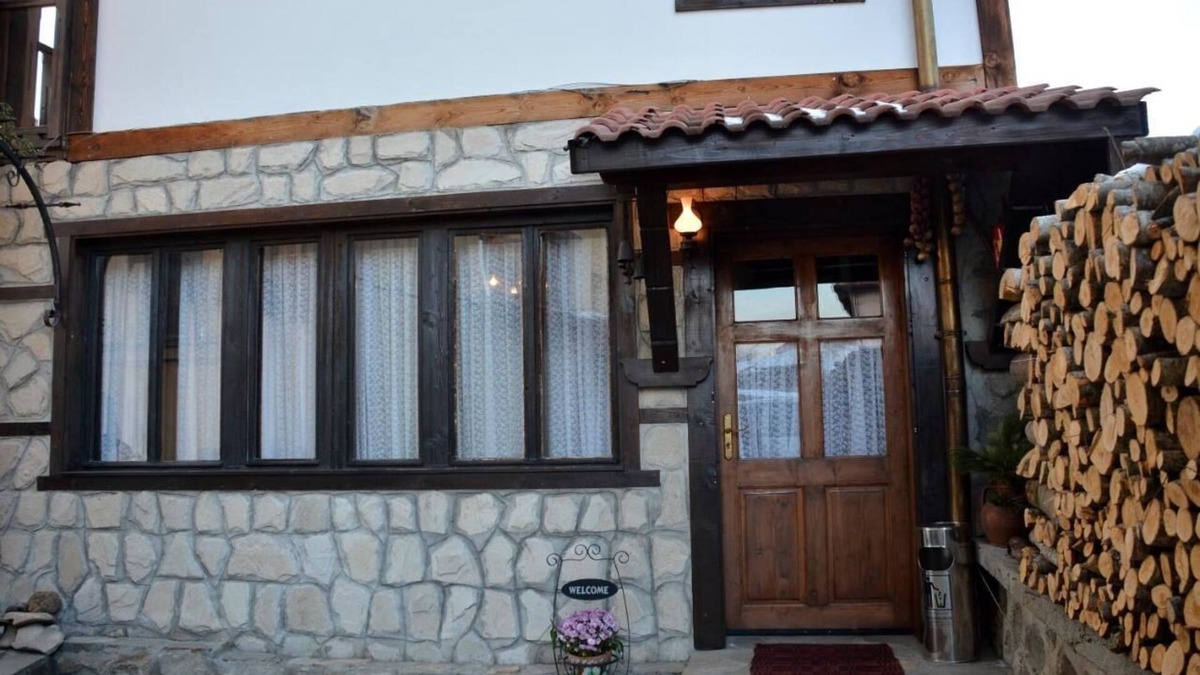 Smolyan Villa | Trenchova Guest House in Bansko, spa, sauna, 8 bed rooms