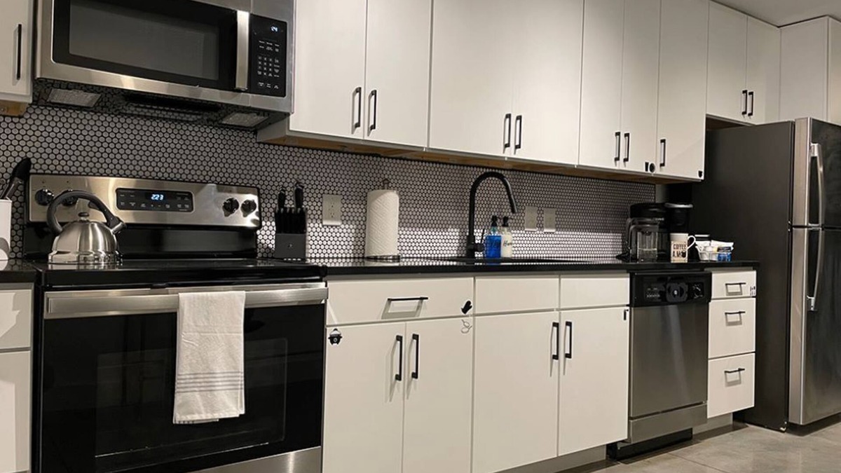 Judson Apartment | Trendy 1-bedroom apartment with a pool