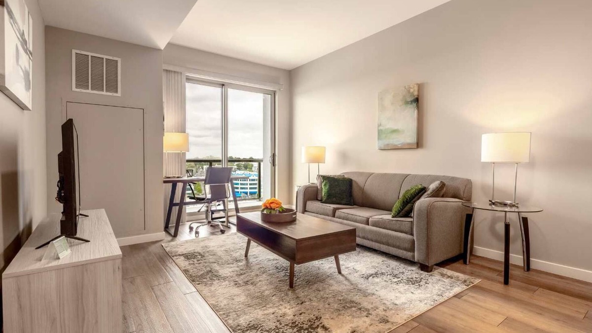 Stamford Apartment | Trendy Apt On Harbor With Gym