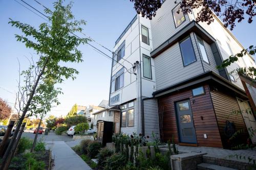 Old Ballard House | Trendy Ballard Townhouse with Rooftop Oasis