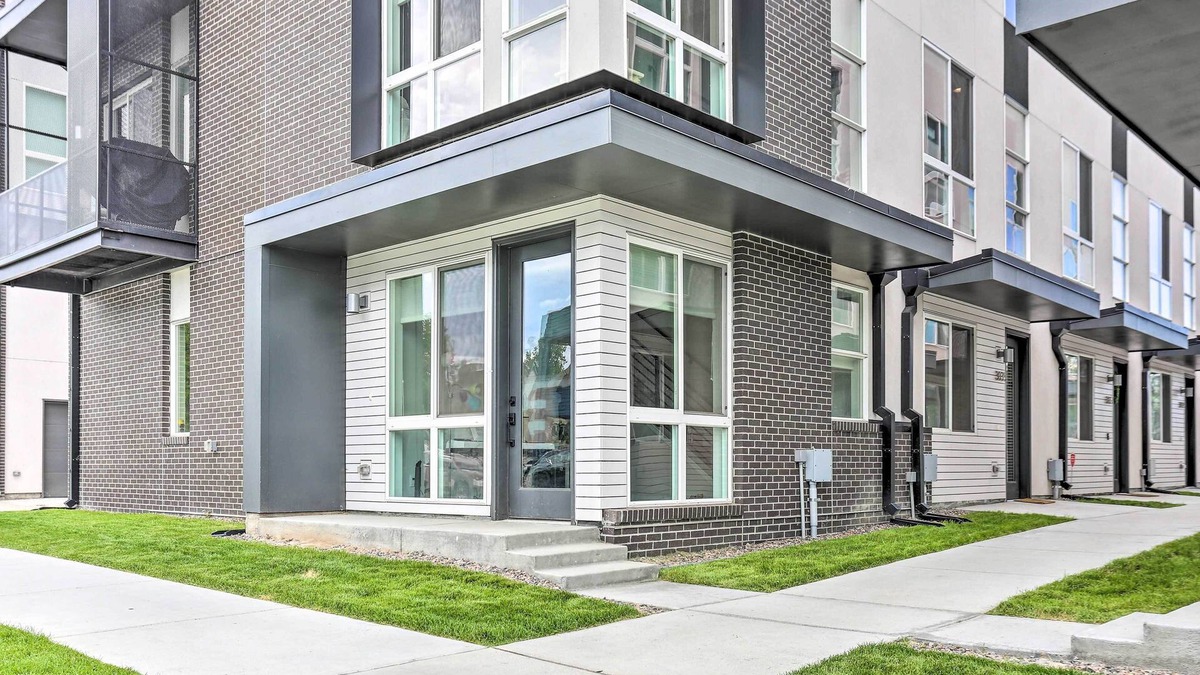 Sloan Lake Apartment | Trendy Denver Townhome - Walk to Mile High Stadium
