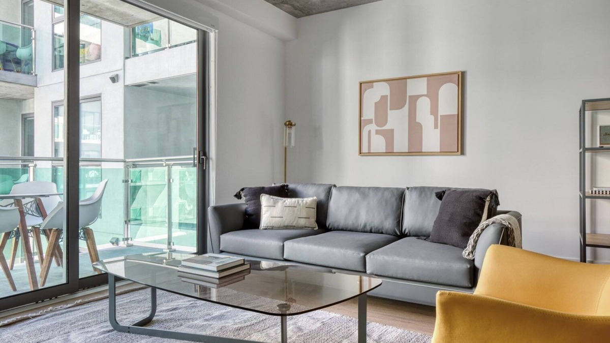 City West Apartment | Trendy Downtown 1BR w/Pool, Gym & W/D near Staples Center, by Blueground