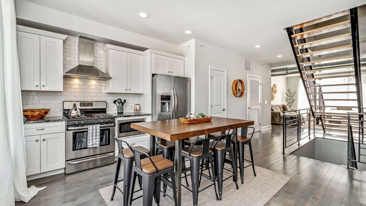 Fishtown Apartment | Trendy Fishtown 2B/2.5B w/Parking & Roof Deck!