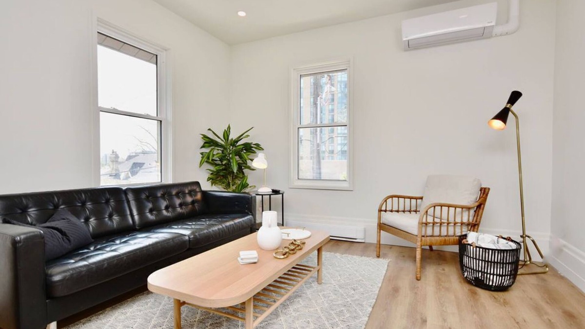 Barrie Apartment | Trendy Lake View Suite Downtown