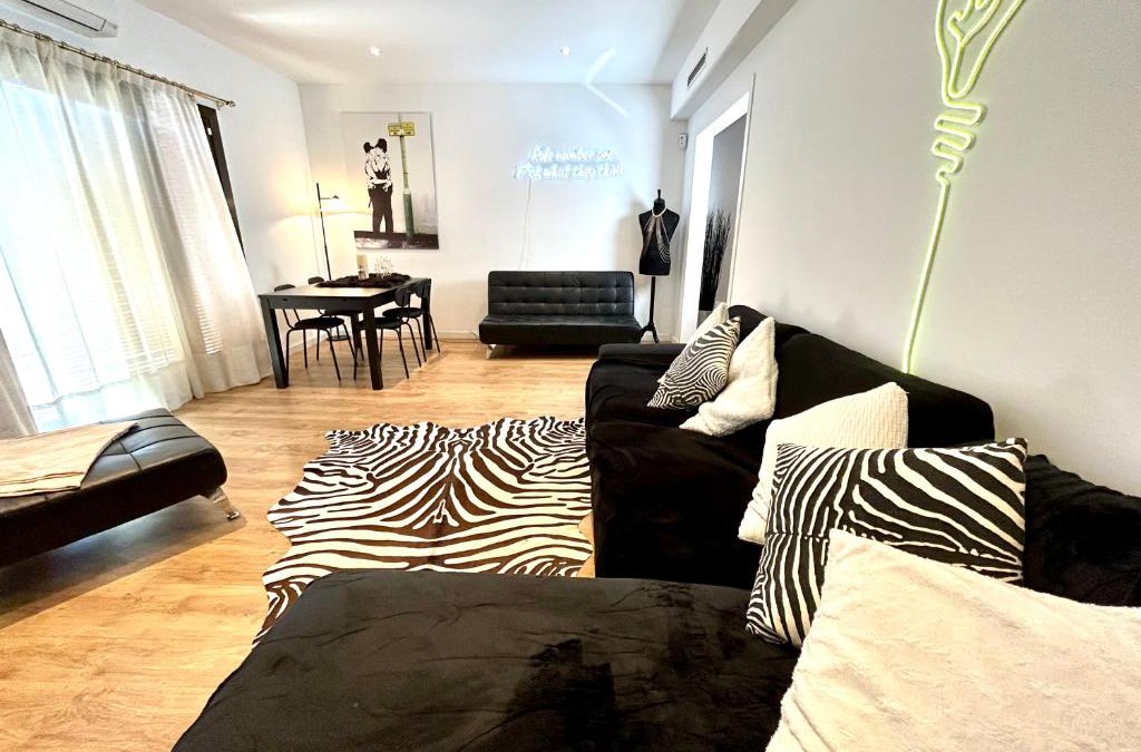 El Camp de l'Arpa del Clot Apartment | Trendy Large apartment Sagrada Familia Park Guell