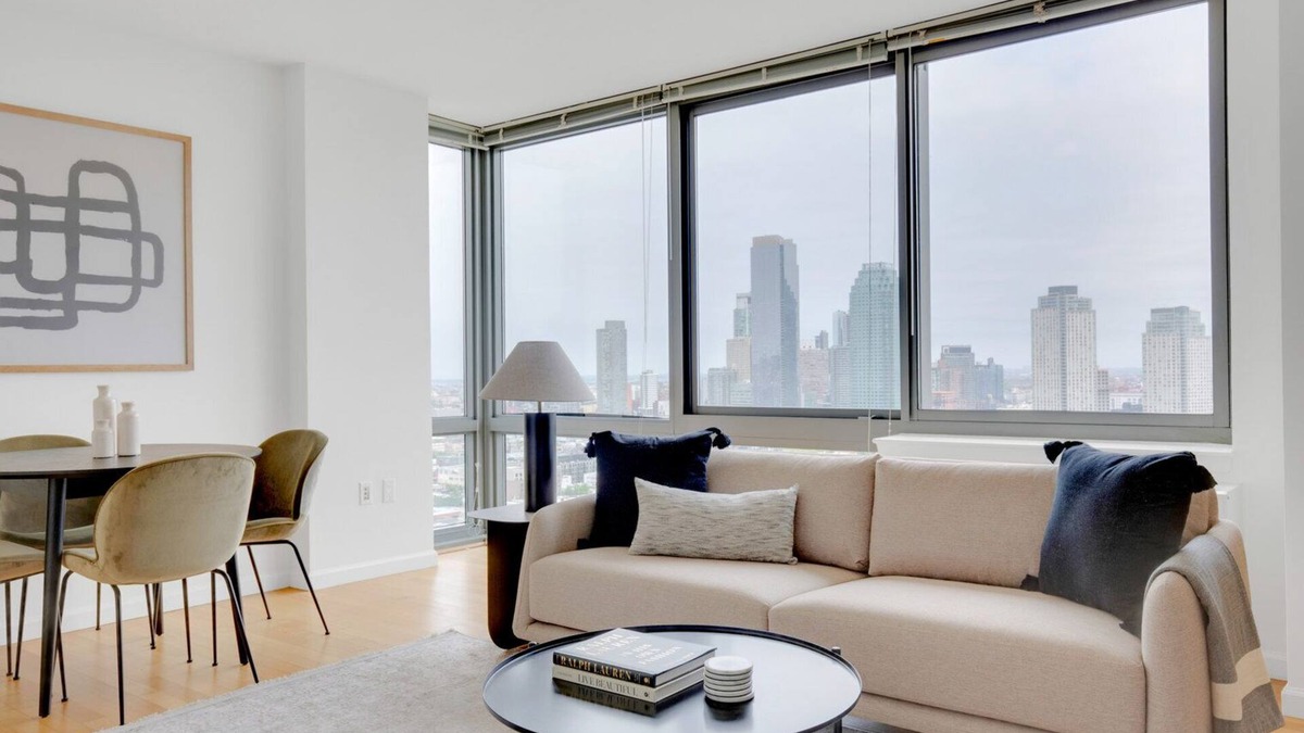 Hunters Point Apartment | Trendy LIC 2BR w/W/D, Elevator & Doorman, near East River, by Blueground