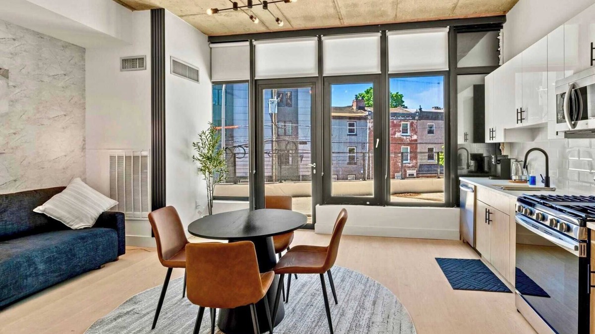 Olde Kensington Apartment | Trendy NoLibs 1BD | Sleeps 4 | Prime Spot