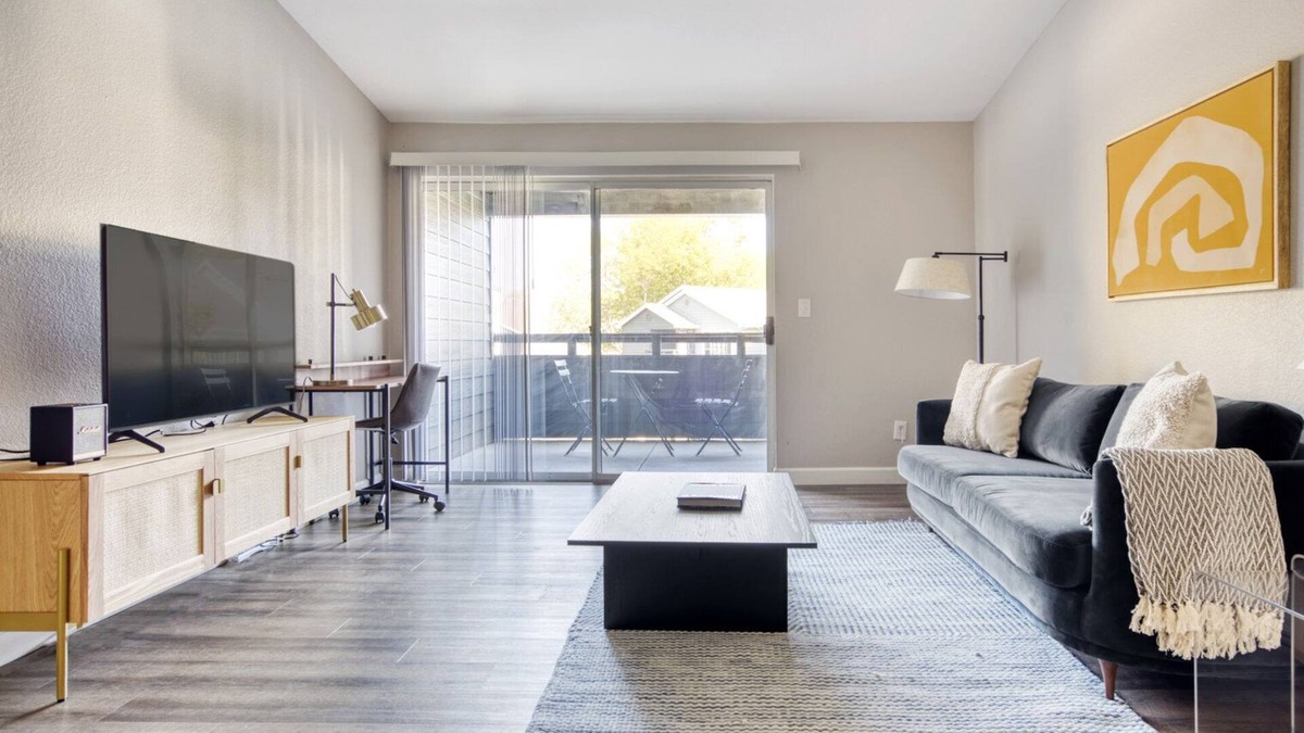 Sunnyvale Apartment | Trendy Sunnyvale 2BR w/Gym, Pool & BBQ, walk to Apple, by Blueground