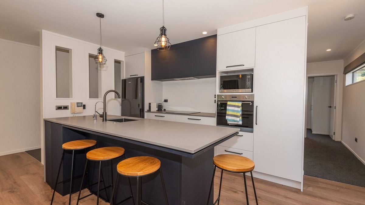 Rotorua House | Trendy Tarawera Townhouse