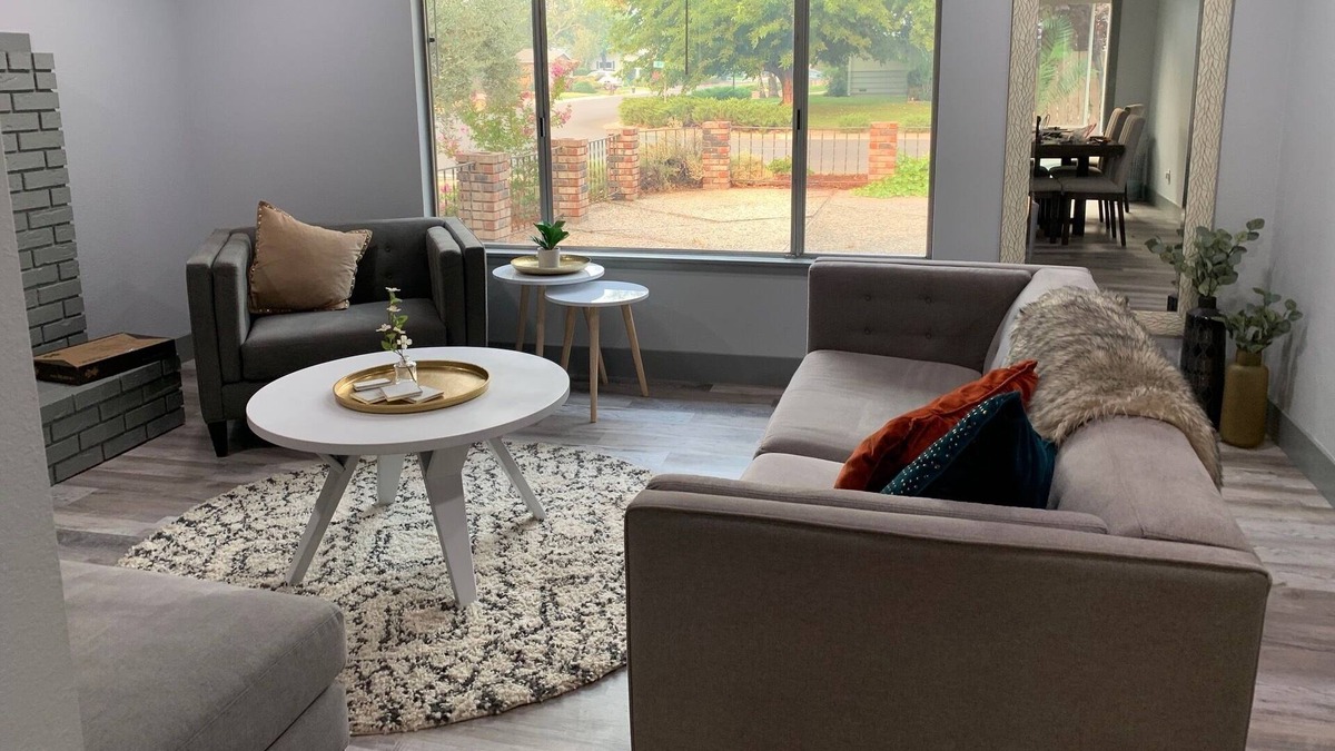 Redding House | Trendy Updated 3Bd/ 2 bth w/ Pool