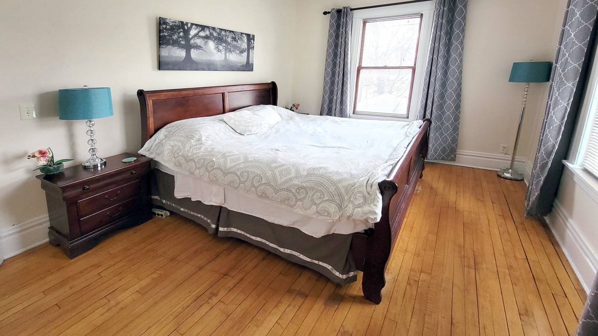 Whittier Apartment | Trendy Uptown Apartment, steps away from many culinary and entertainment options