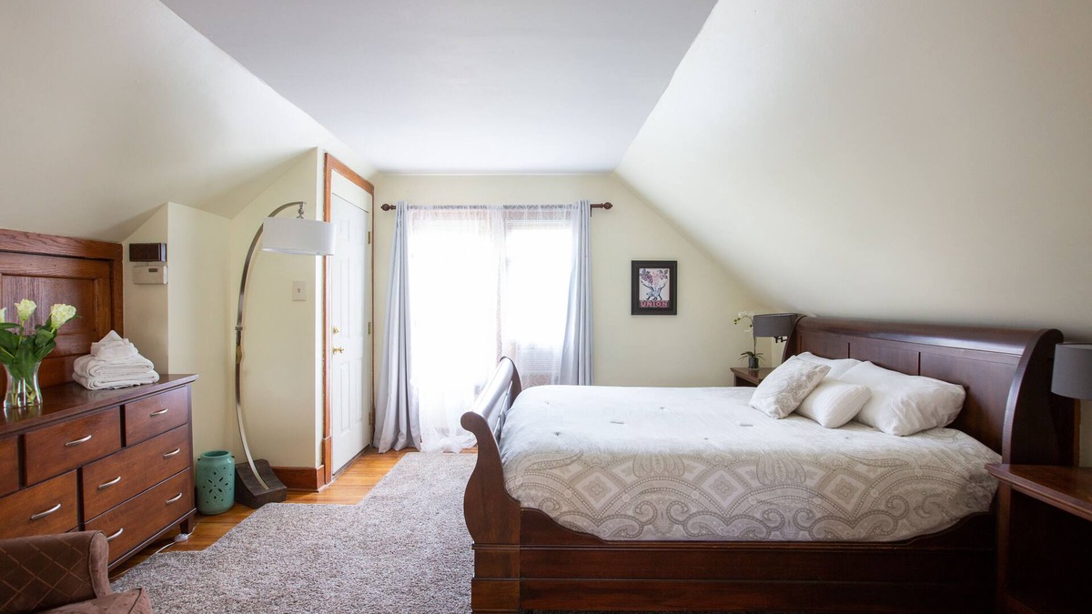 Whittier Apartment | Trendy Uptown, just steps away for numerous culinary and entertainment options.