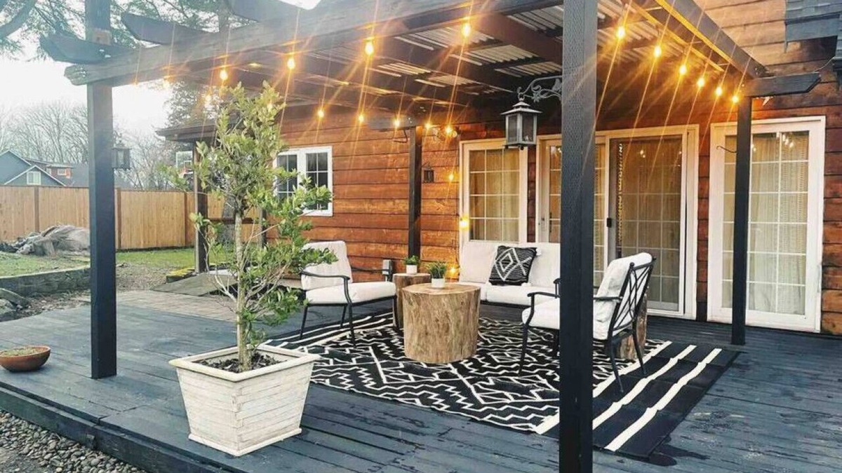 Salem House | Trendy Willamette Valley Home - Great Location! Pet Friendly Outdoor Pizza Oven