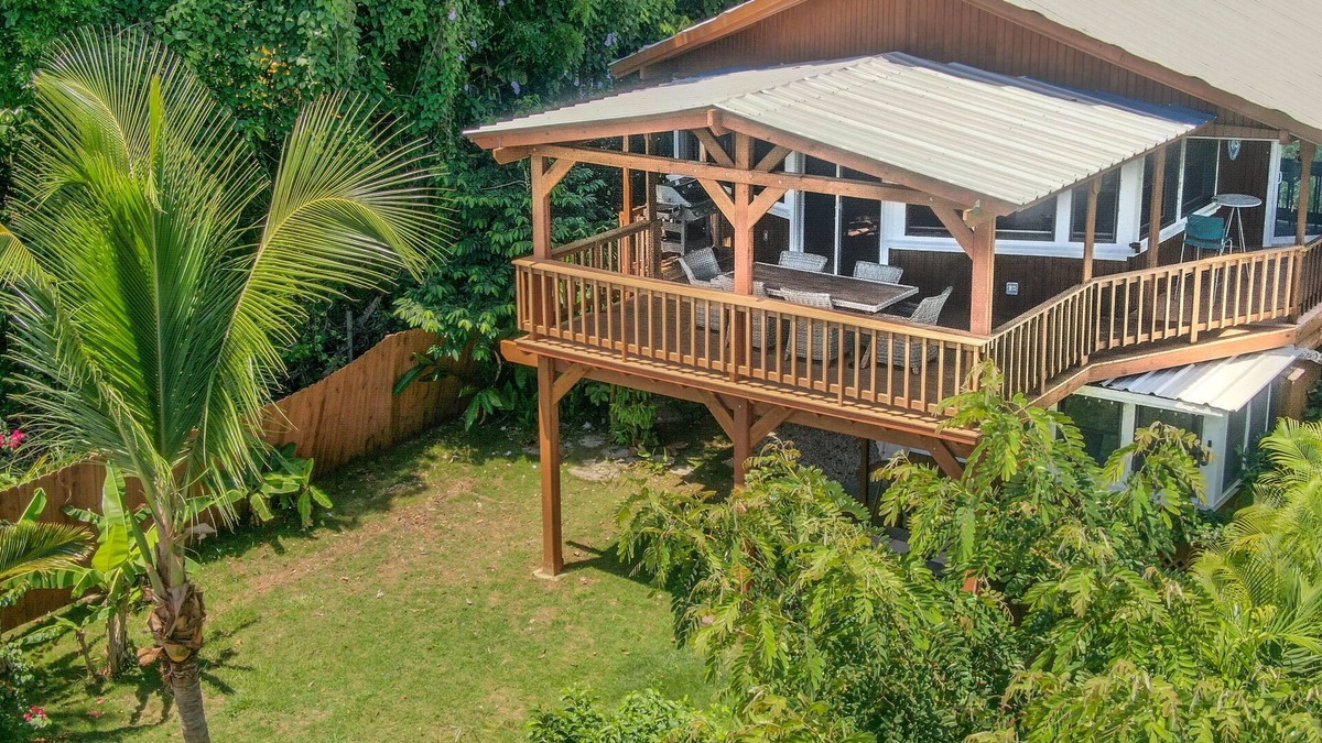 Puntas House | Tres Amigos Beach House - Walk Out the Back Door to the Beach!