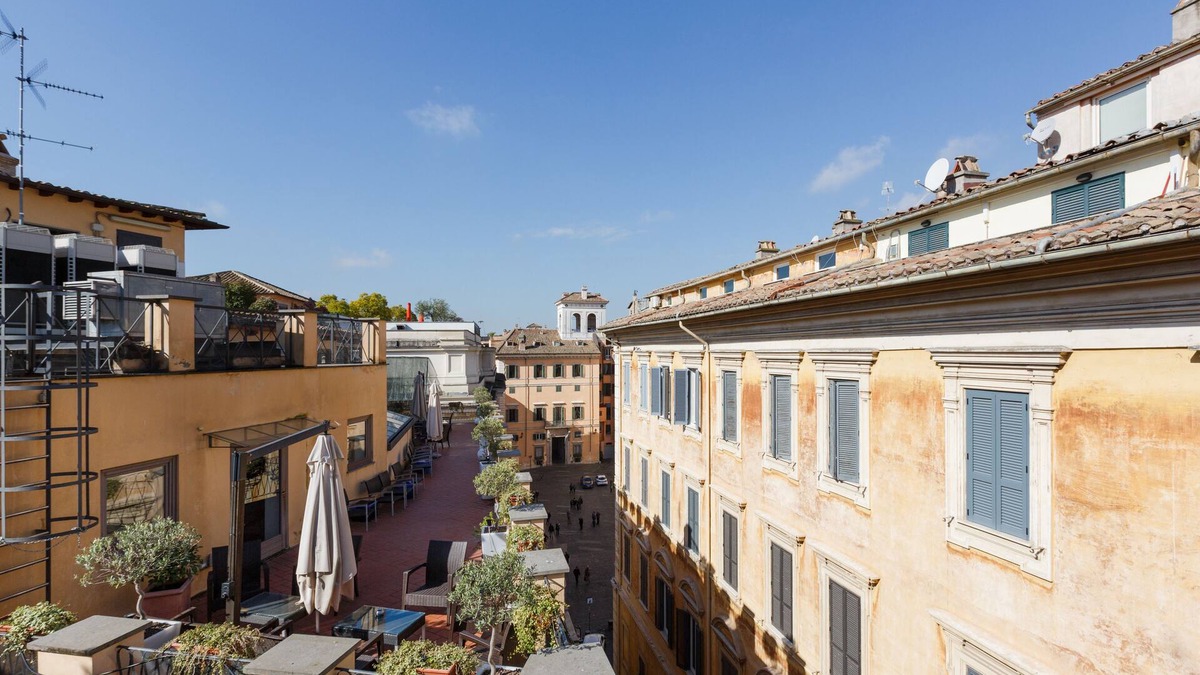 Rome City Centre Apartment | Trevi Charming Penthouse
