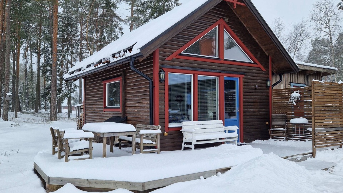 Hammaro Cabin | Trevlig Gästhus Nära Vänern och Badplats Nära Till Motionsspår och Golfbana